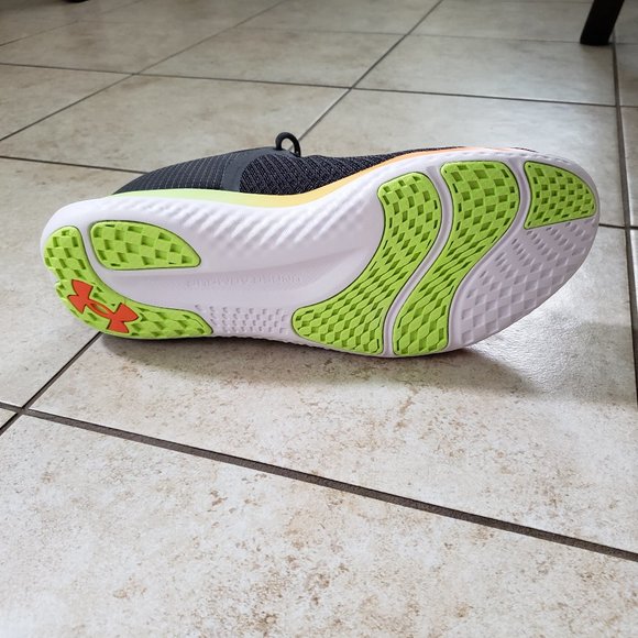 NEW Under Armour Charged Breeze Men's 3025129-104 Size 9.5 Grey/White/Green/Oran - Picture 5 of 10